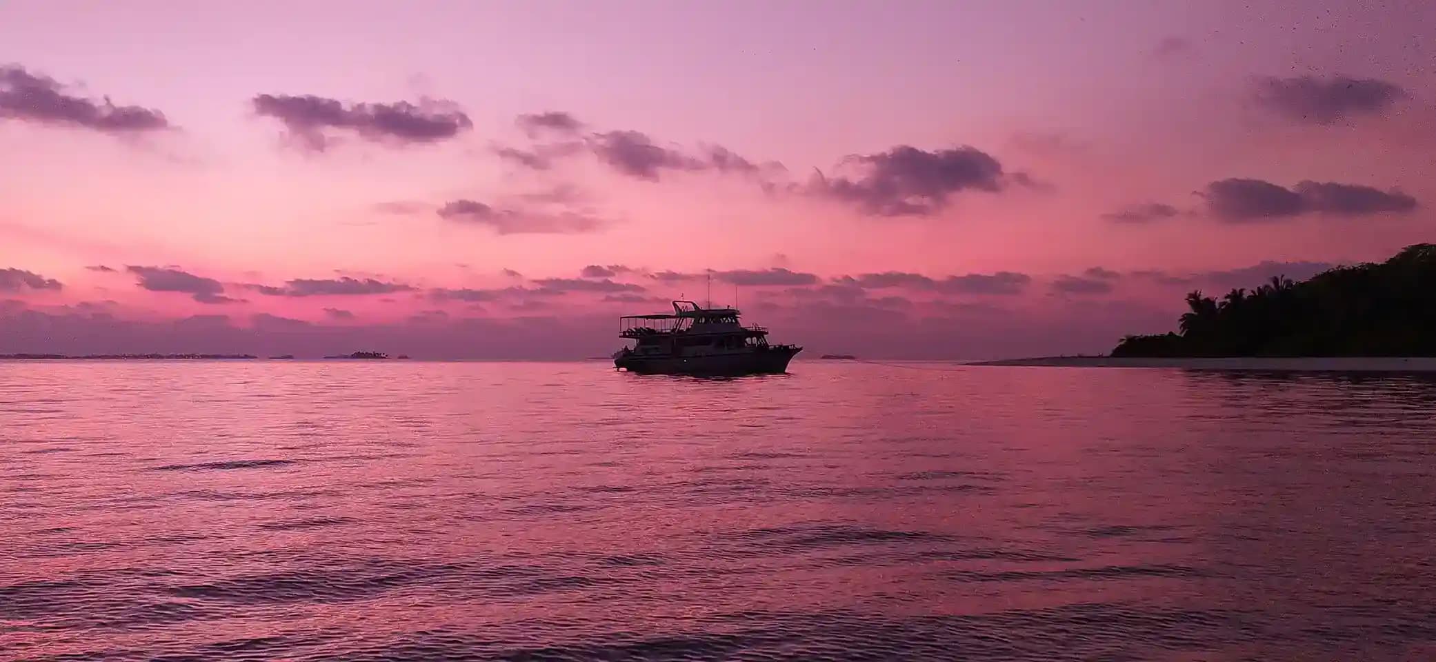 YOGA & LEISURE CRUISES aboard Maavahi Maldives Liveaboard